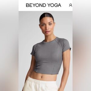 Beyond Yoga - Silhouette Cropped Tee - Stone Gray / S